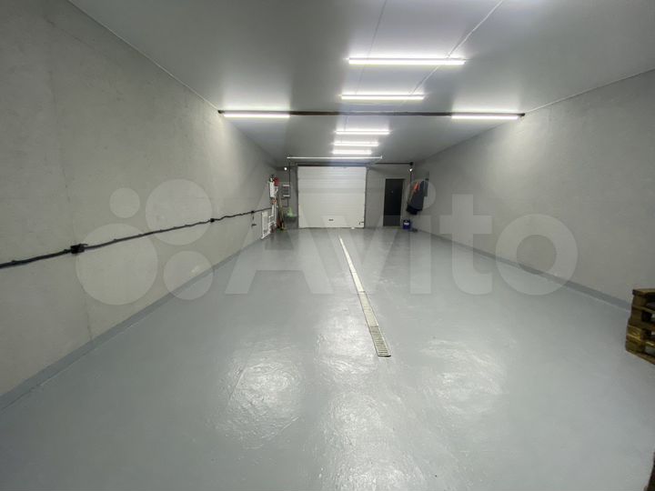 Гараж, > 30 м²