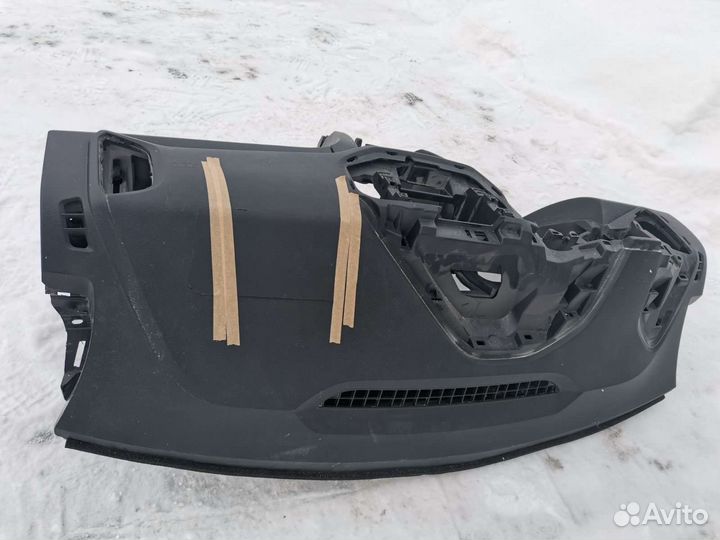 Панель LADA X-RAY