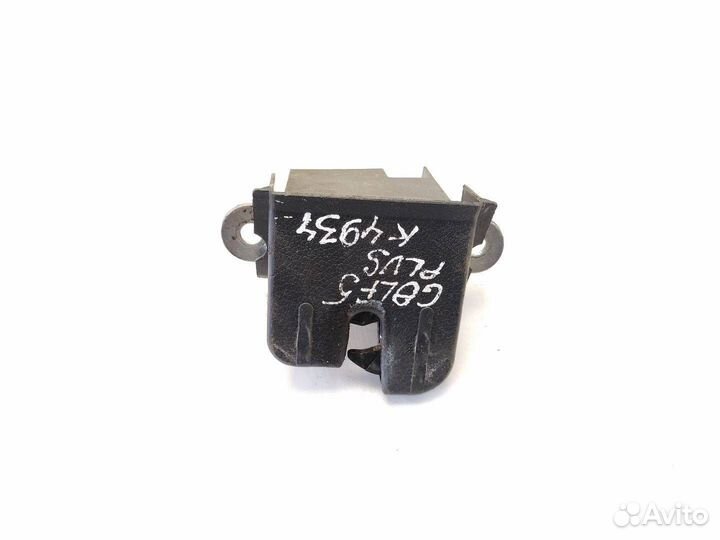 Замок крышки багажника Volkswagen Golf Plus 2007