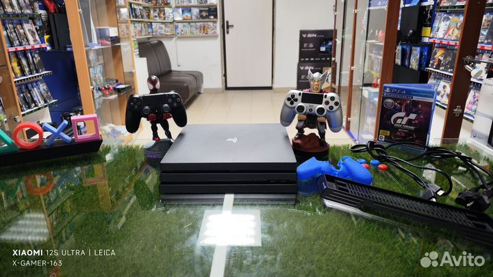 Sony PS4 PRO 1TB 4k/2 Геймпада/Игры/Подставка