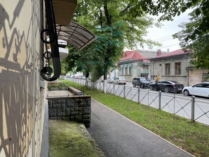 Продажа помещения с арендаторами в Центре города