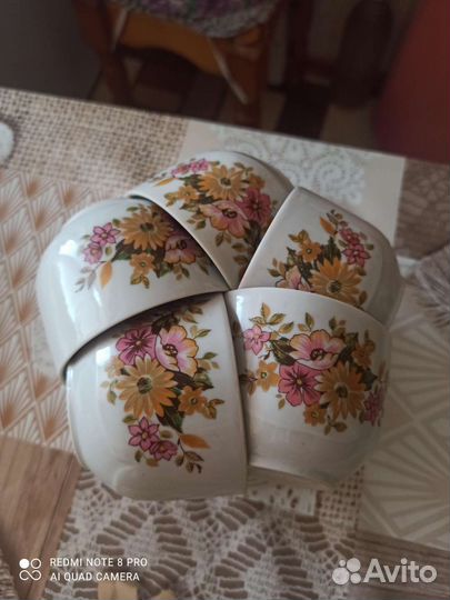 Чайные чашки с блюдцами
