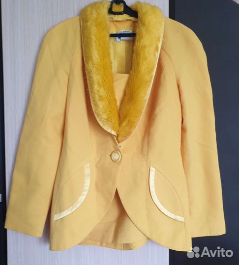 Костюм женский