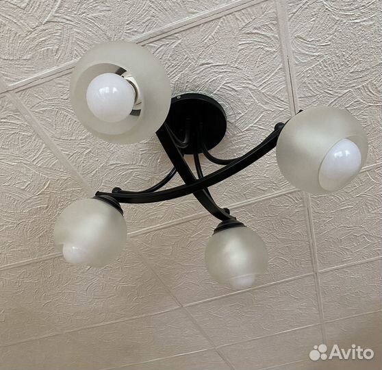 Продам люстры