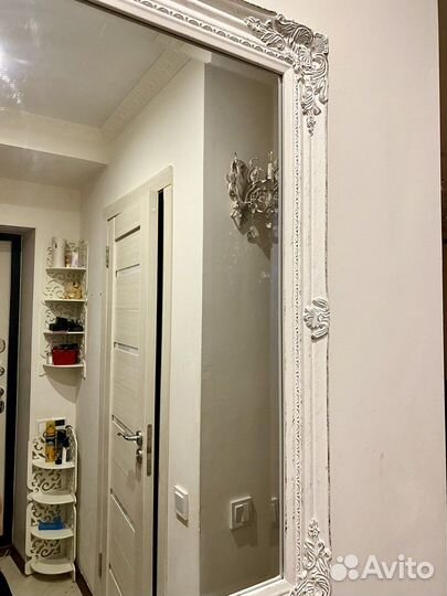 Зеркало настенное из натурального дерева