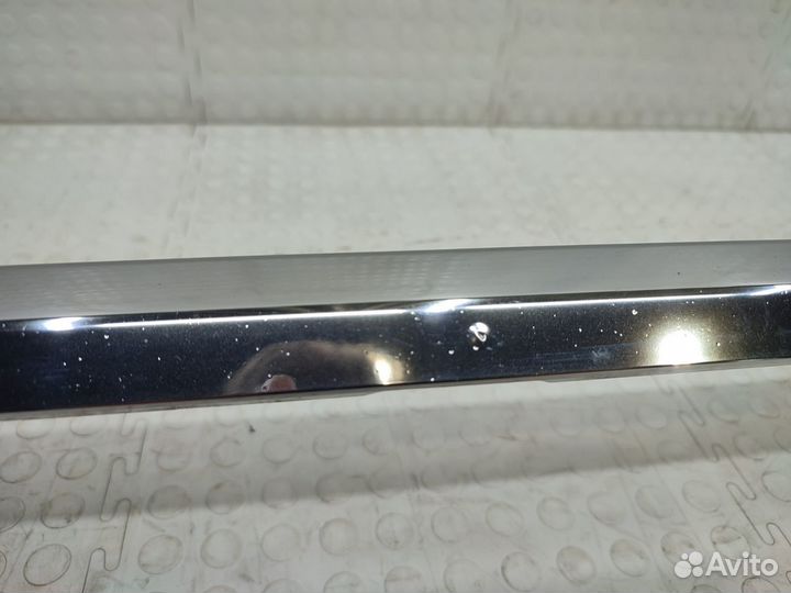 Молдинг решетки бампера Toyota Hilux AN120 2020