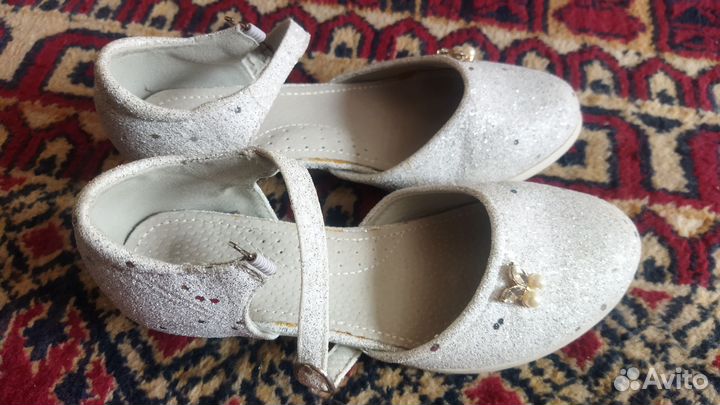 Туфли белые для девочки 35р
