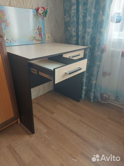 Письменный стол