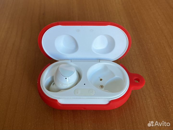 Беспроводные наушники Samsung Buds перламутр