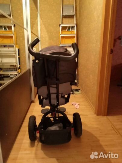 Детский велосипед с ручкой