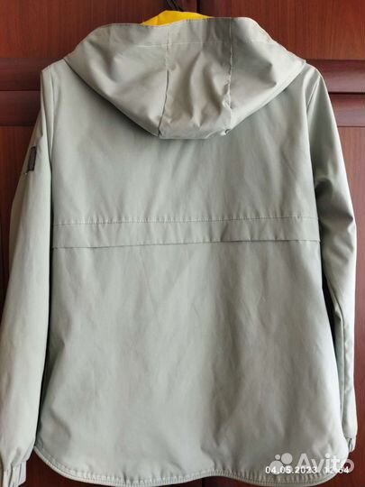 Ветровка женская