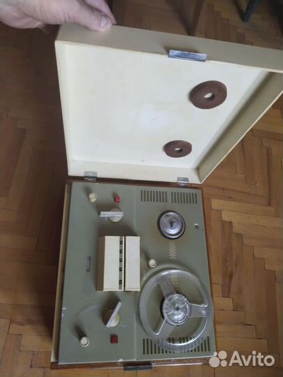 Катушечный магнитофон Яуза 6