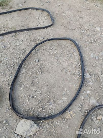 Уплотнитель двери Volkswagen Polo (Mk5) V рестайли