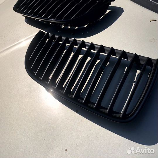 Черные решетки радиатора BMW 3 E90/91