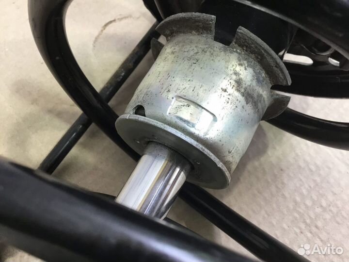 Стойка амортизатора передняя левая Mazda CX-5 KE 2