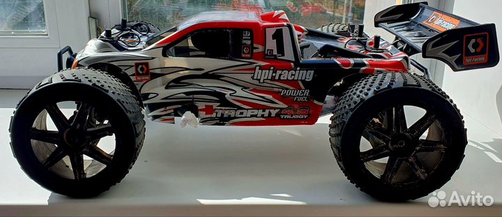 Машина с двс HPI 1:8