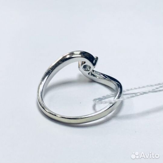 Золотое кольцо с бриллиантами
