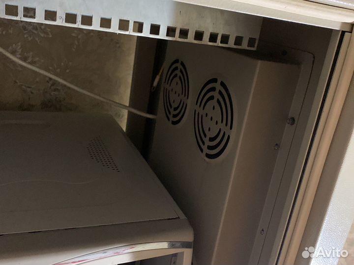 Серверная стойка