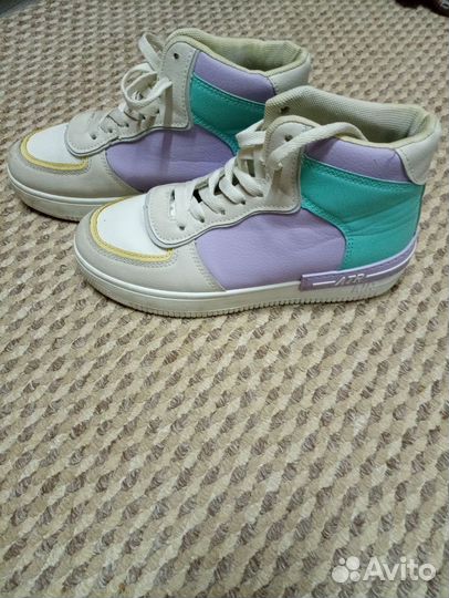 Кросовки для девочки завышенные р. 36