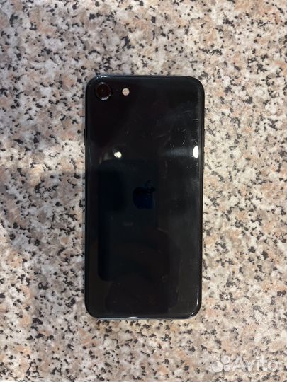 Телефон iPhone se 2020