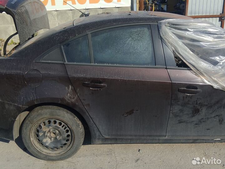 Дверь задняя правая на chevrolet cruze