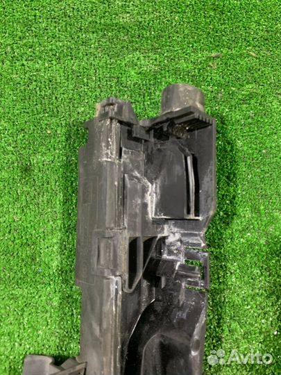 Кронштейн радиатора левый Bmw 3 E46 M54B25 2003