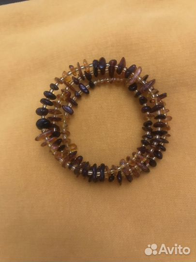Браслет с янтарем