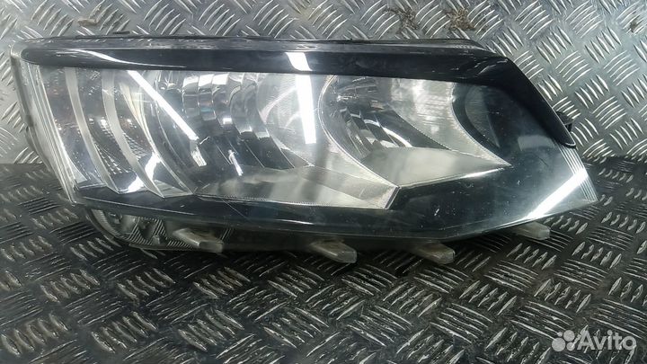 Фара правая Skoda Octavia