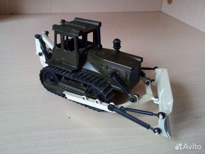 Модель трактора (бульдозер) Т-2 (1:43) СССР