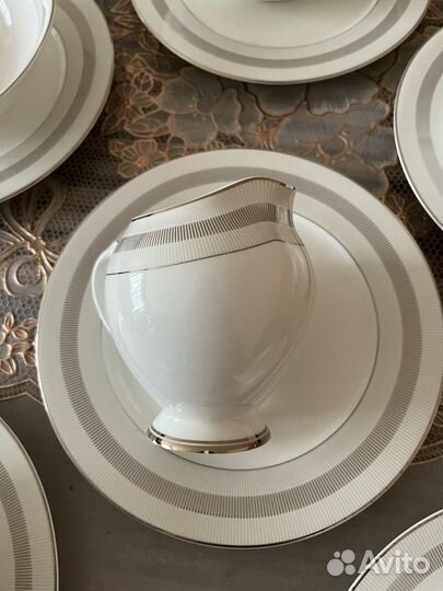 Столовый набор новый.Костяной фарфор