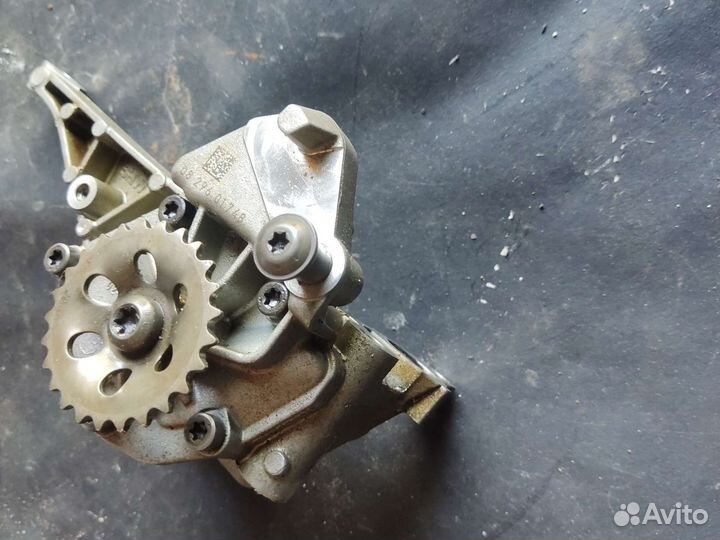 Масляный насос Mercedes Benz X204 m272