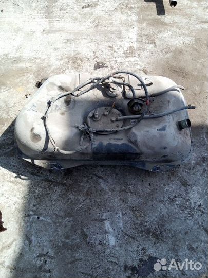 Бак топливный Suzuki Escudo G16A