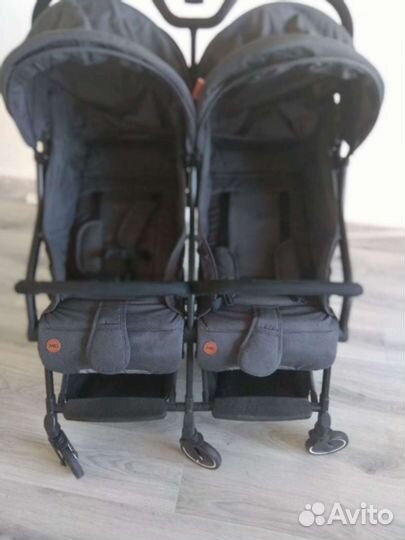 Прогулочная коляска для двойни McCan