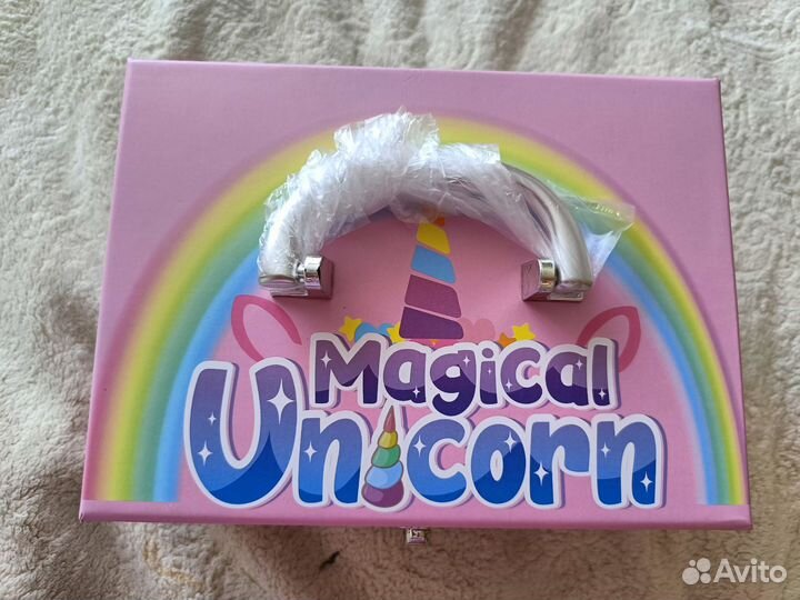 Набор детской косметики в чемодане