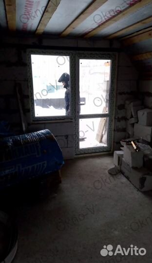 Балконная дверь с окном