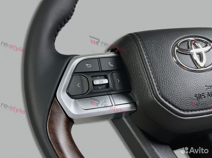Руль автомобиля Toyota Land Cruiser 200 с кнопками