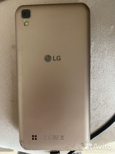 Телефон LG