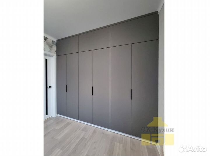 Шкаф распашной