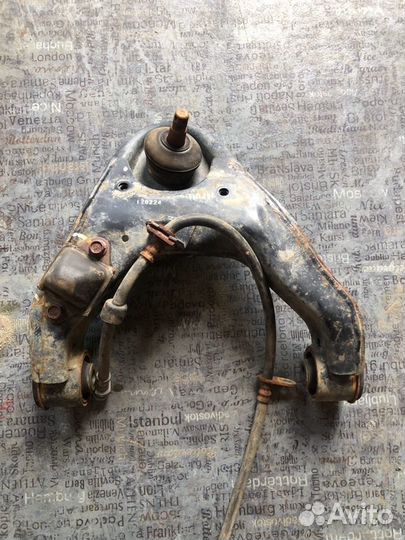 Mitsubishi L200 Pajero sport 3 Рычаг верхний