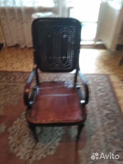 Старинное полукресло