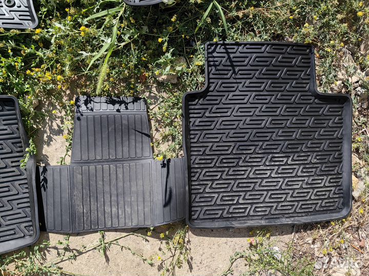 Коврики в салон Geely Monjaro с дилерской машины