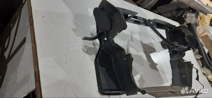 Диффузор радиатора передний Bmw 5 Серия E61/E60