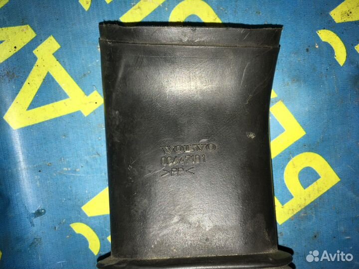 Патрубок воздушного фильтра Volvo S70