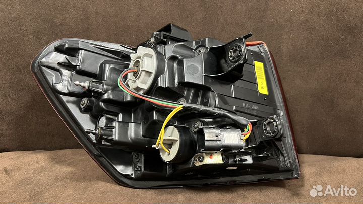 Задний фонарь KIA Carnival 3