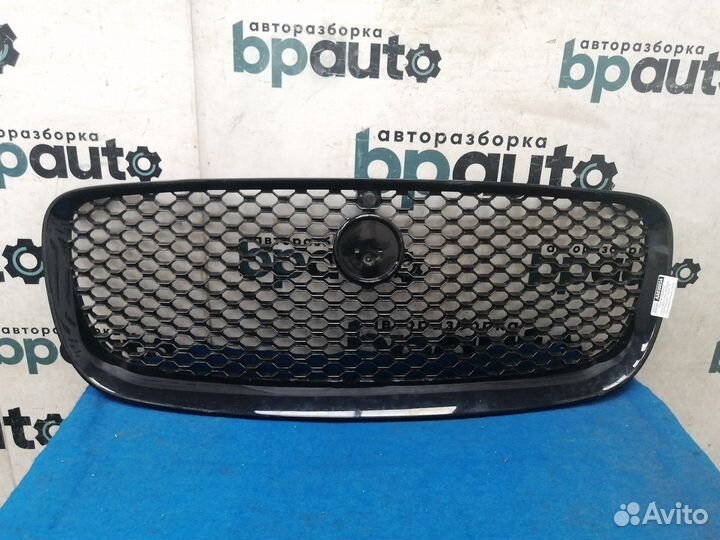 Решетка радиатора HK83-8B271-AA Jaguar F-Pace I