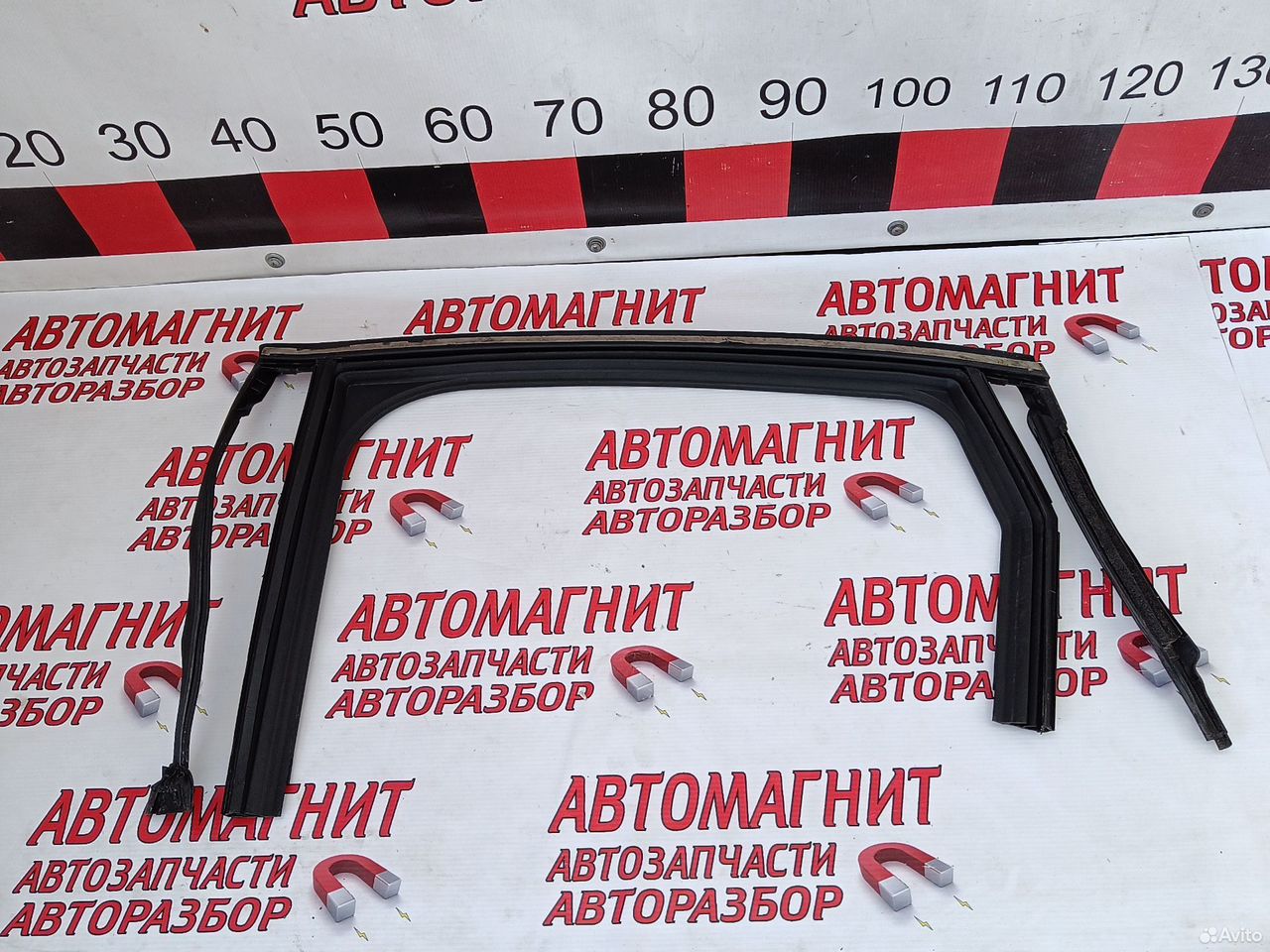Уплотнитель стекла двери задней левой Рено Аркана