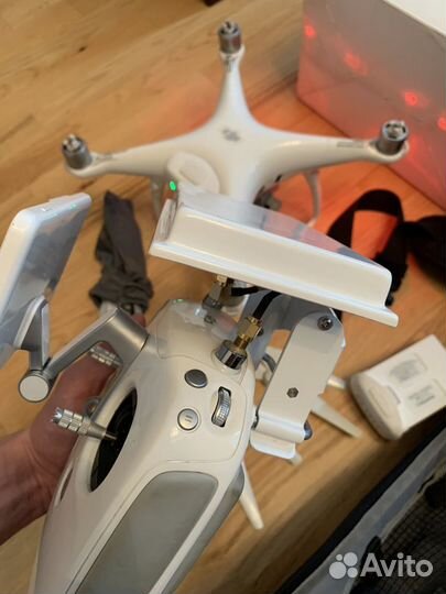 Квадрокоптер DJI Phantom 4 Pro Plus