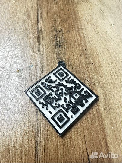3d Брелок с qr-кодом и вашей надписью