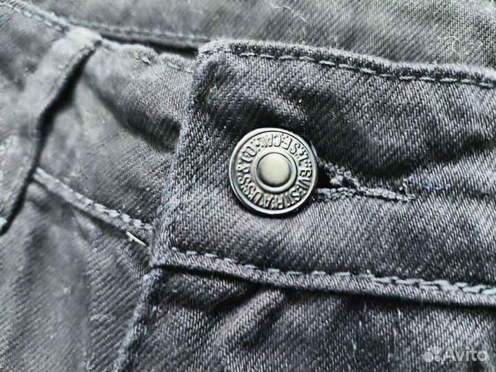 Джинсы levis с девушкой