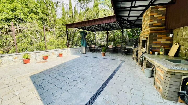 Дом 221 м² на участке 4,7 сот.